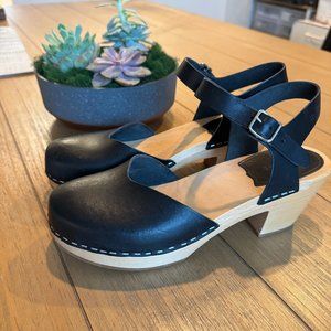 Swedish Hasbeens Covered Low Flat Mary Jane Clog Sandal Black Leather Wood Sz 39